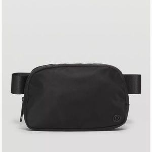 Lululemon belt bag black NWT